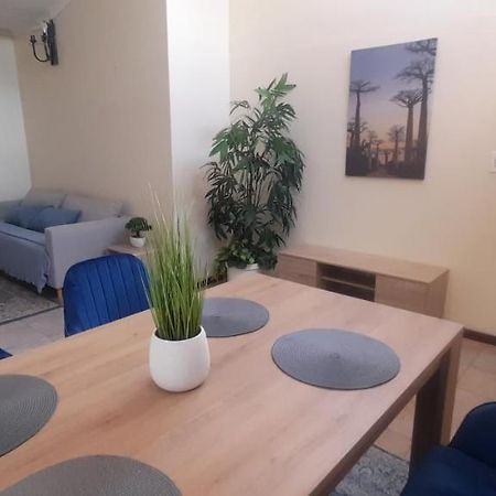 Impala Suite -Entire Unit- 2 Bedroom With 1 Ensuite Bathroom レディスミス エクステリア 写真
